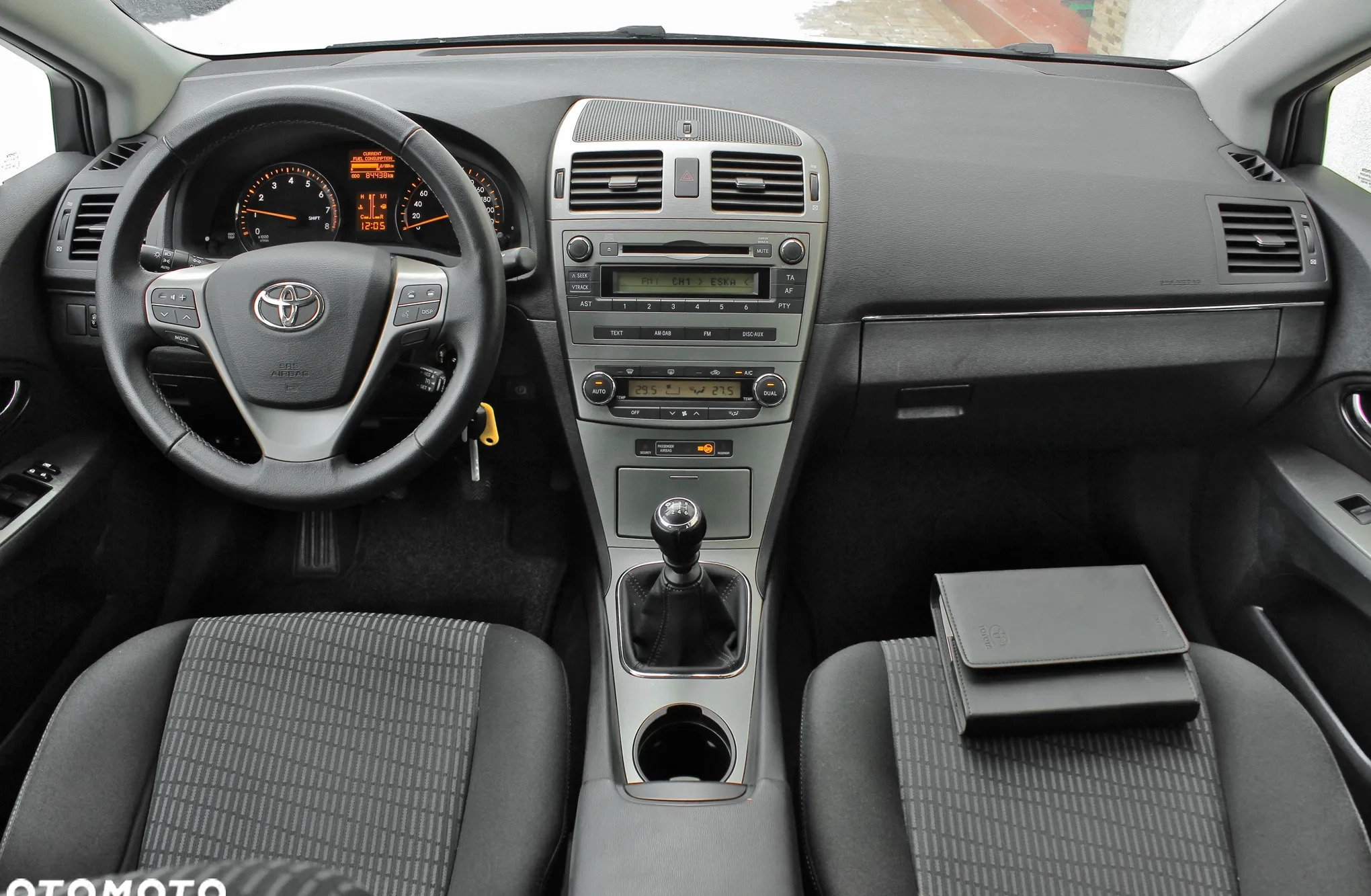 Toyota Avensis cena 41000 przebieg: 84000, rok produkcji 2011 z Poddębice małe 379